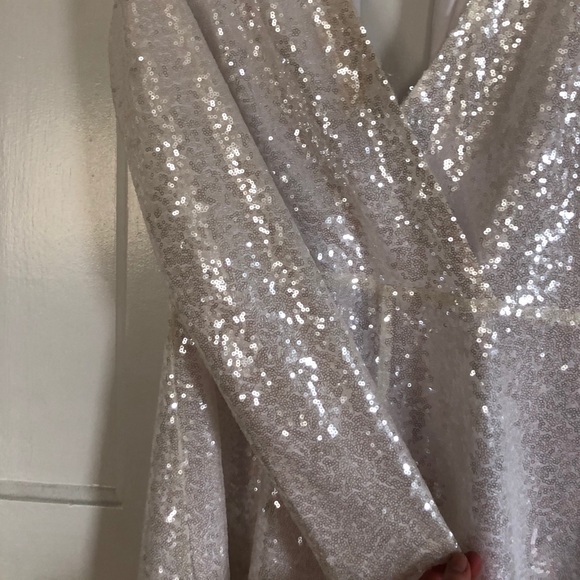 Superdown Devonne Surplice Romper - Picture 3 of 5